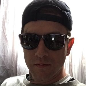 Meet your Posher, Dustin